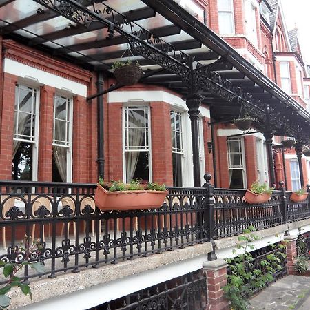 Glen Usk Hotel لاندريندود ويلز المظهر الخارجي الصورة
