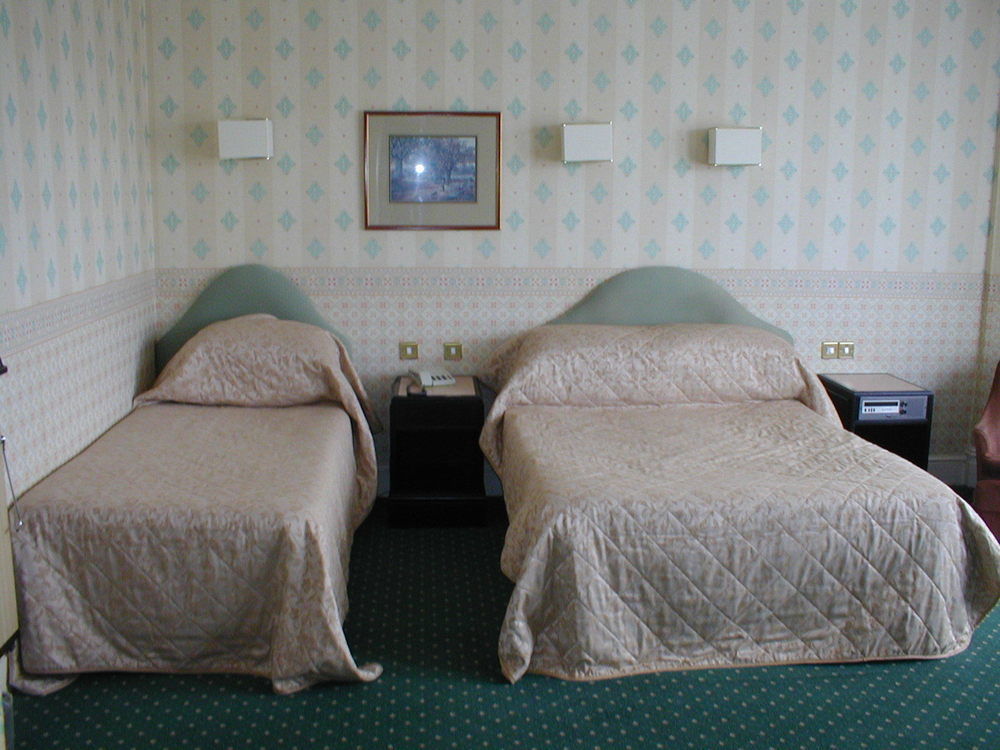 Glen Usk Hotel لاندريندود ويلز المظهر الخارجي الصورة